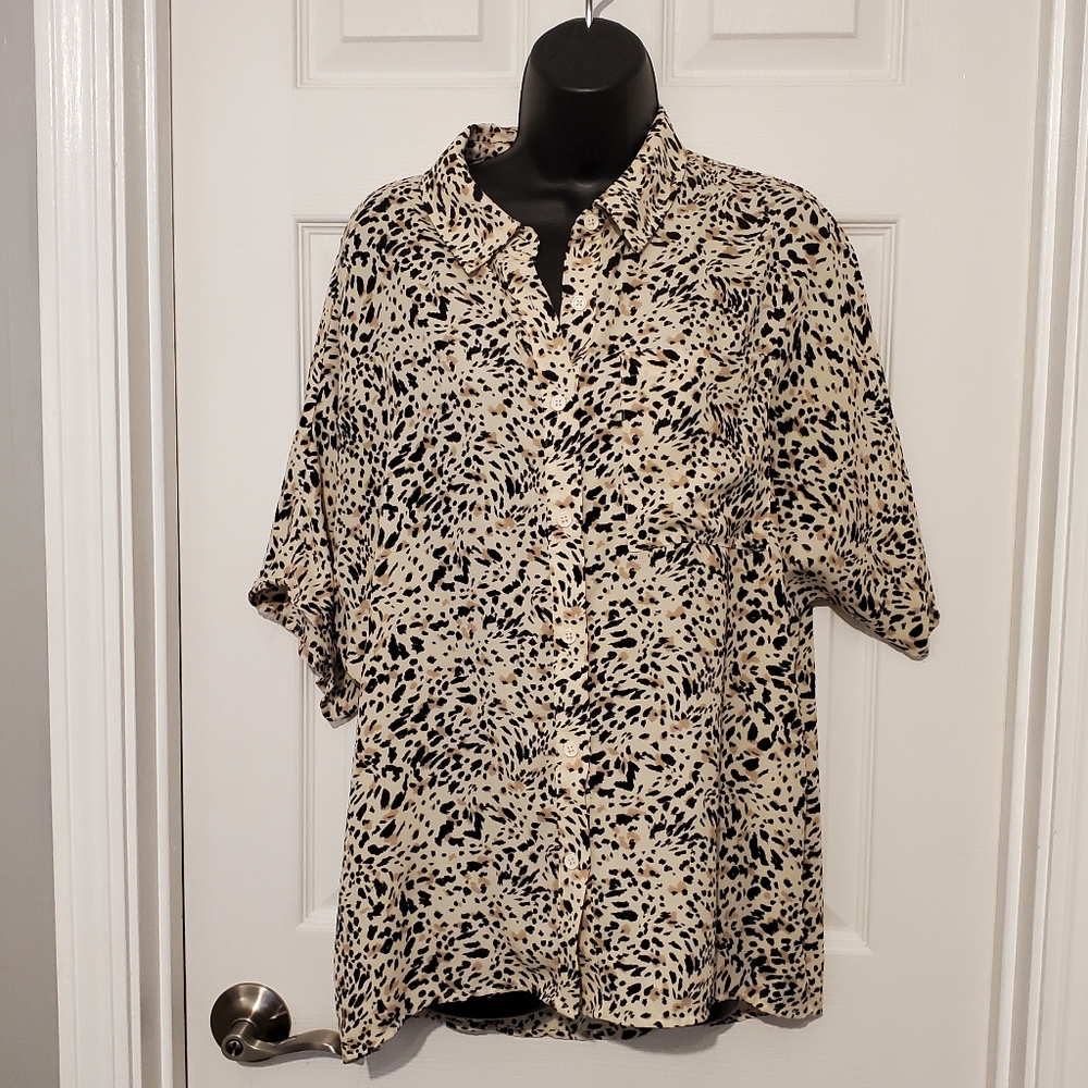 Versona Black and Cream Animal Print Button-Up Blouse M